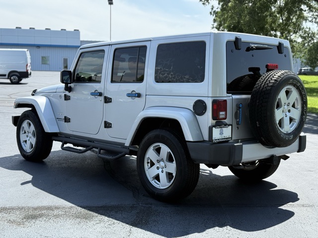 2012 Jeep Wrangler Unlimited Sahara photo 5
