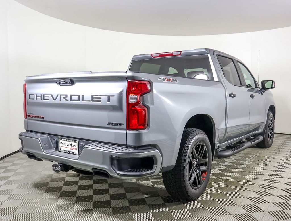 2024 Chevrolet Silverado 1500 RST photo 3
