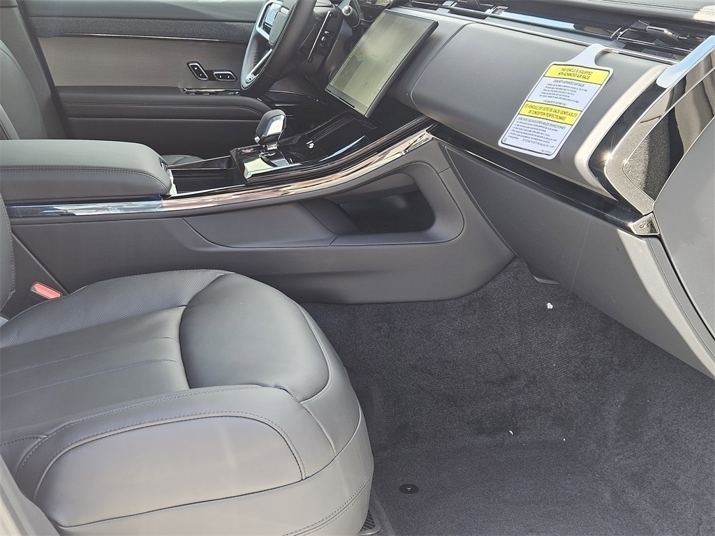 2025 Land Rover Range Rover Sport SE photo 11