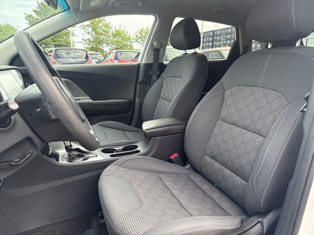 2022 Kia Niro LX photo 13