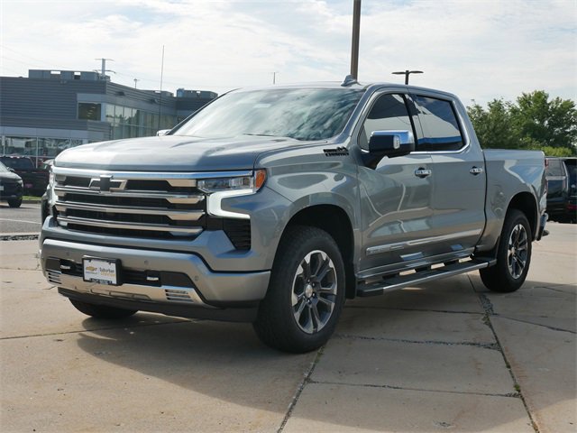 2026 Chevrolet Silverado 1500 High Country photo 3