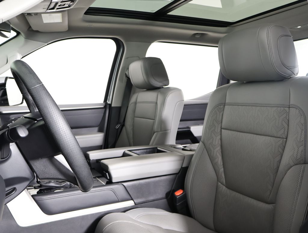2022 Toyota Tundra Limited photo 8