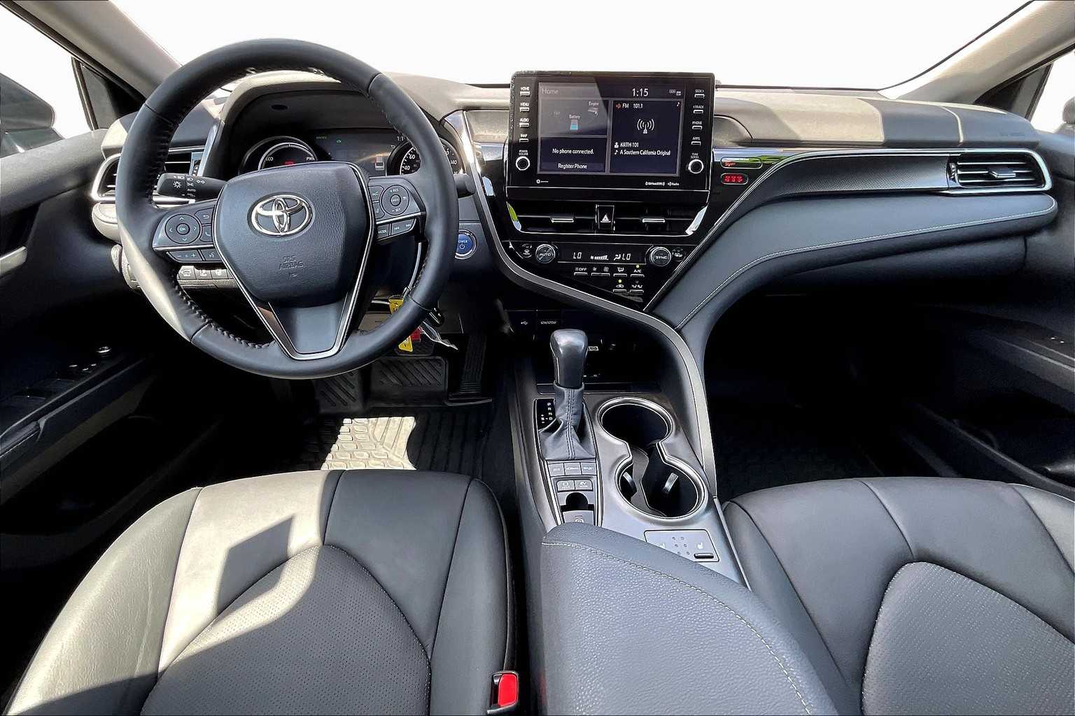 2023 Toyota Camry Hybrid XSE photo 14