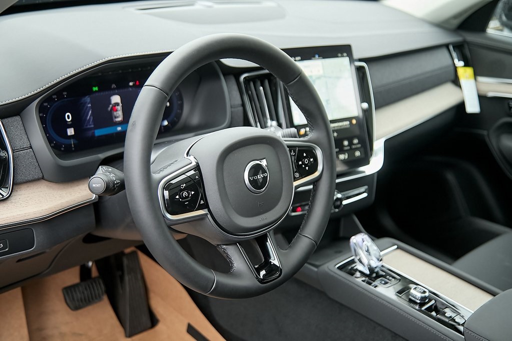 2025 VOLVO XC90 - Image 12