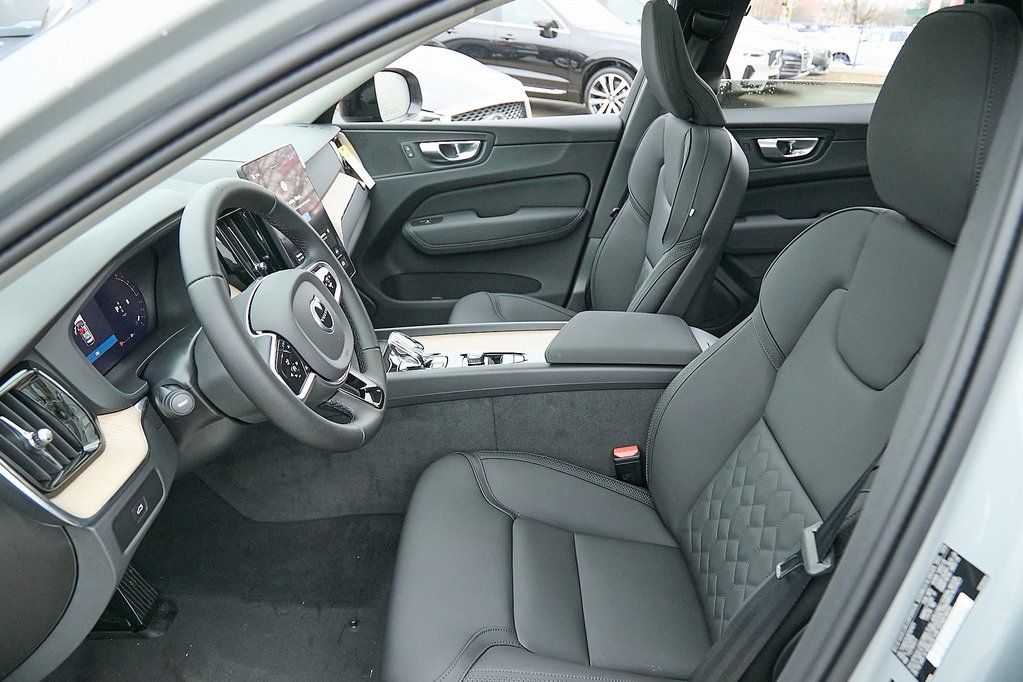 2026 VOLVO XC60 - Image 14
