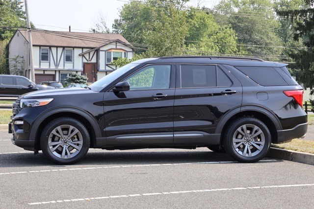 2022 Ford Explorer XLT photo 5