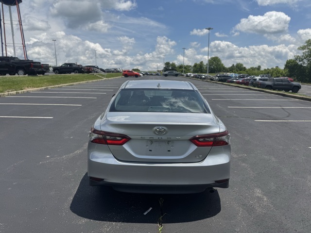 2023 Toyota Camry LE photo 3