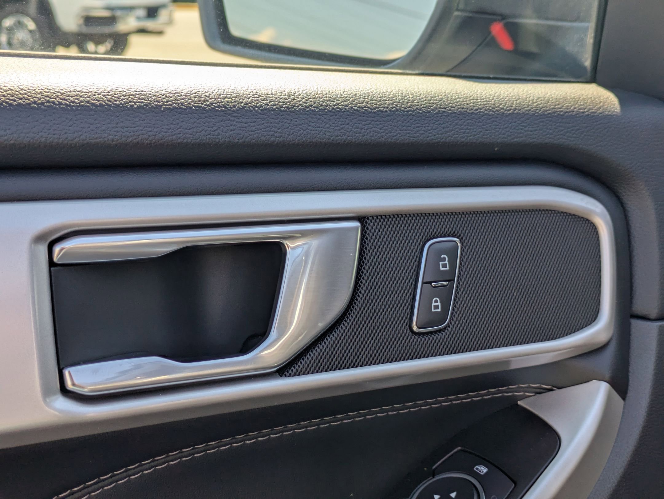 2022 Ford Explorer XLT photo 11