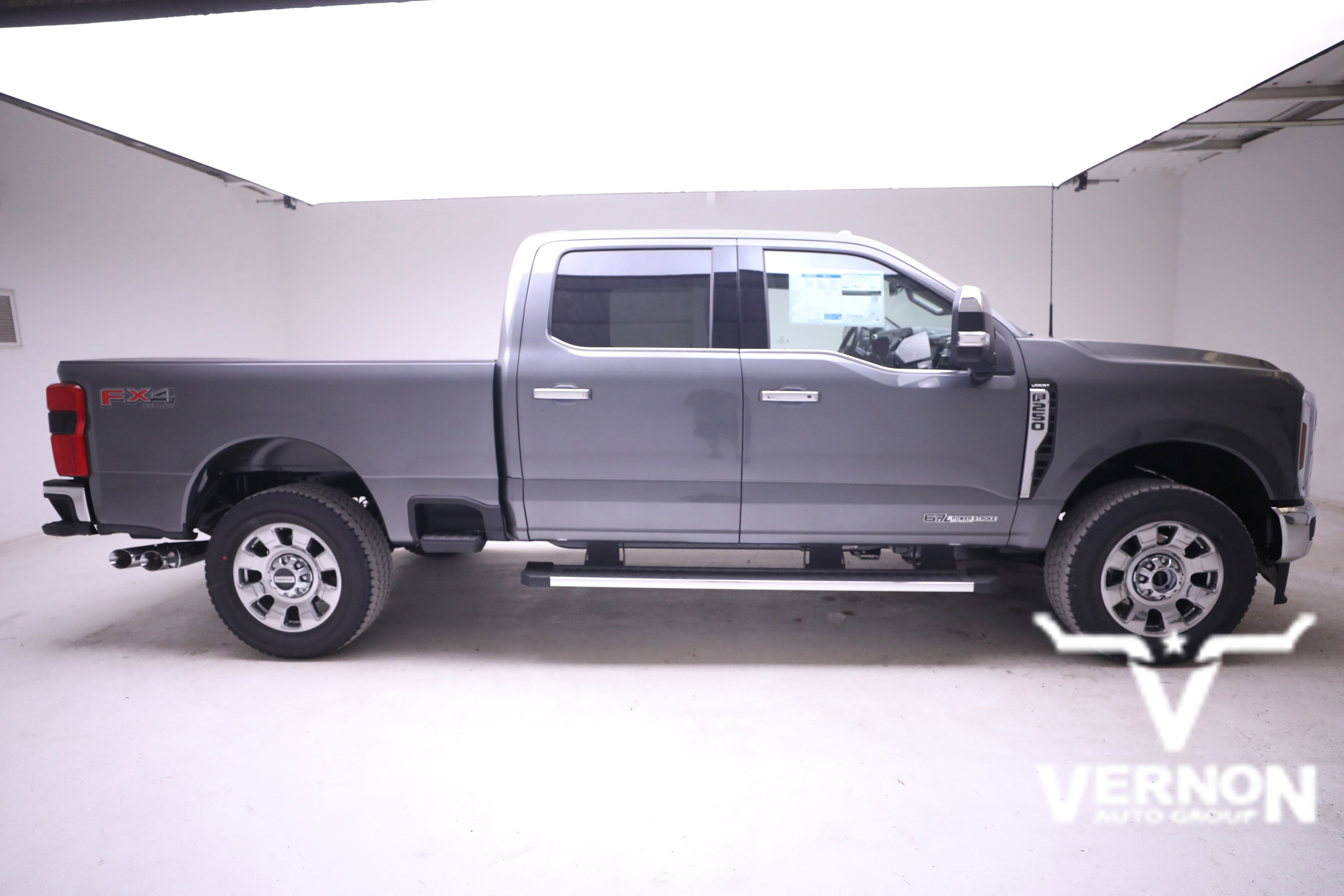 2026 Ford F-250 Lariat photo 2