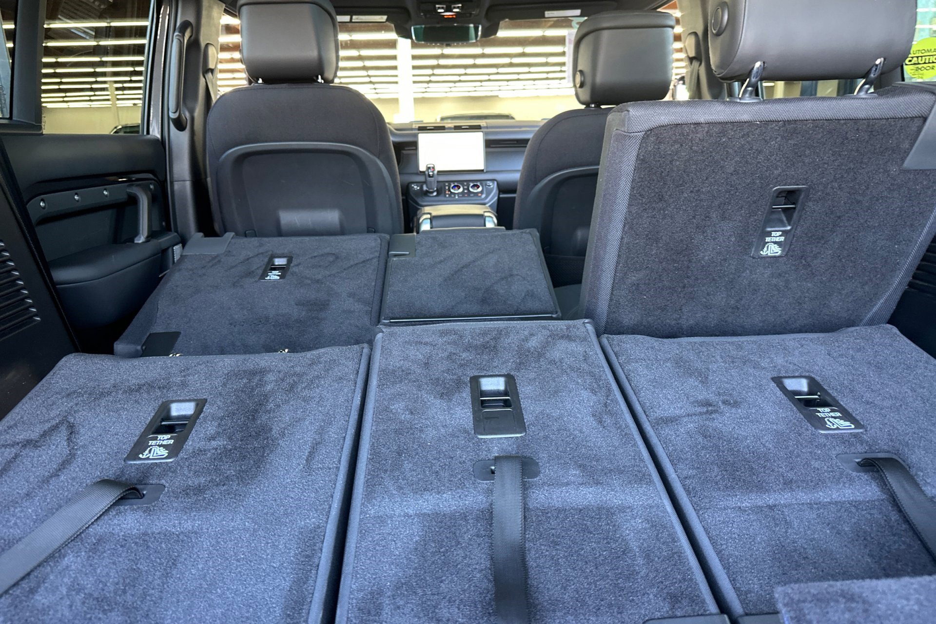 2023 Land Rover Defender 130 X photo 32