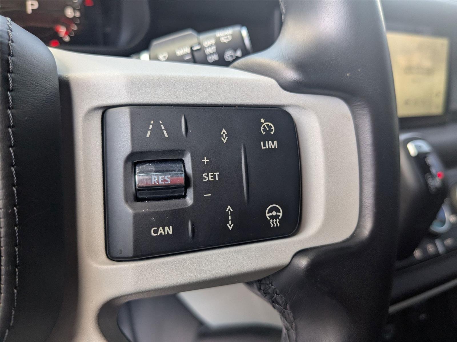 2024 Land Rover Defender X-Dynamic SE photo 16