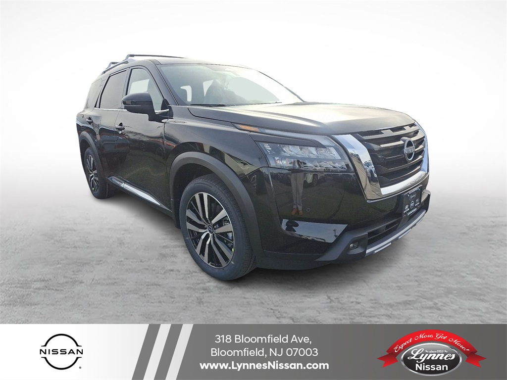 2025 Nissan Pathfinder Platinum's photo
