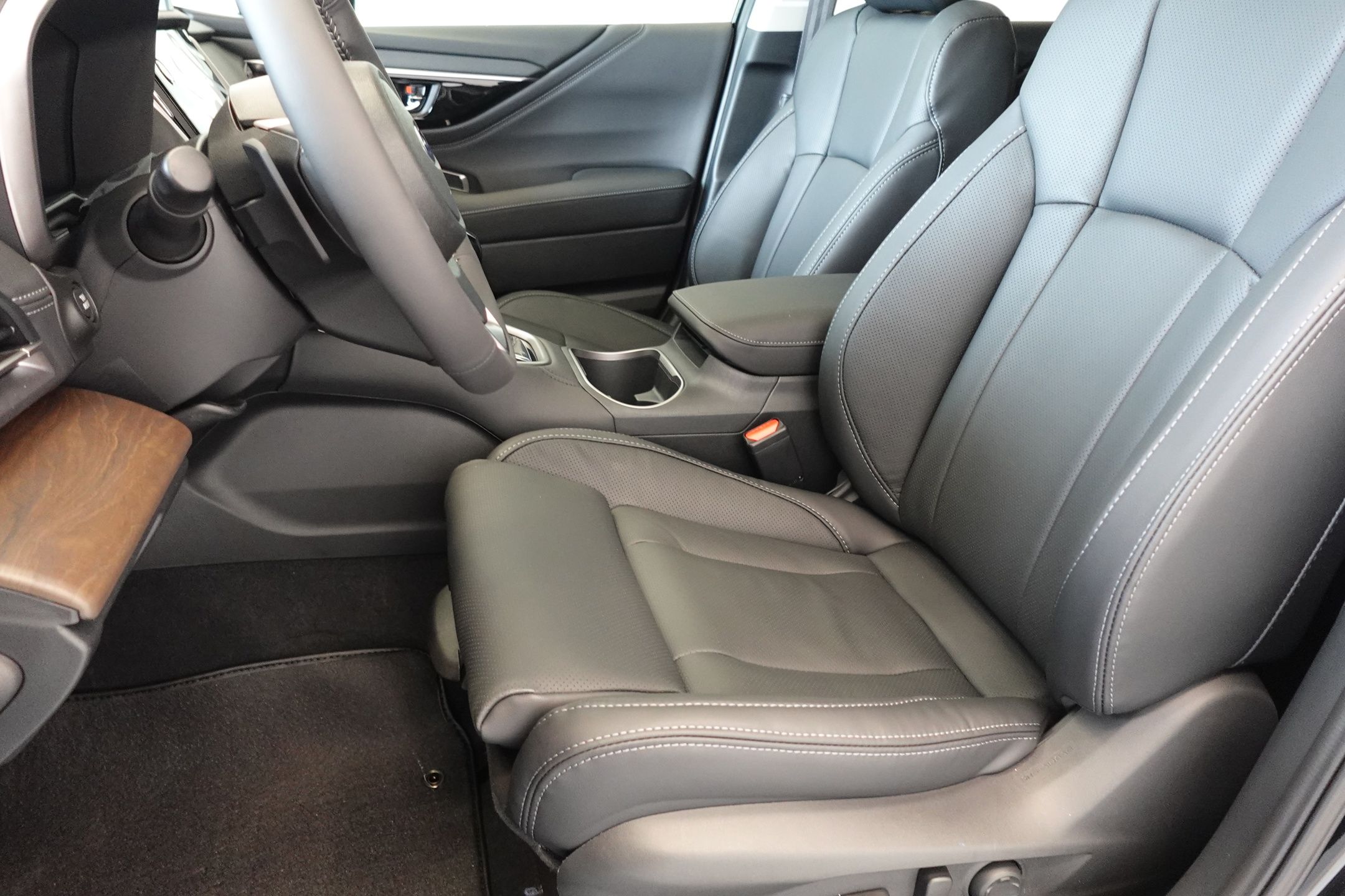 2025 Subaru Outback Touring photo 10