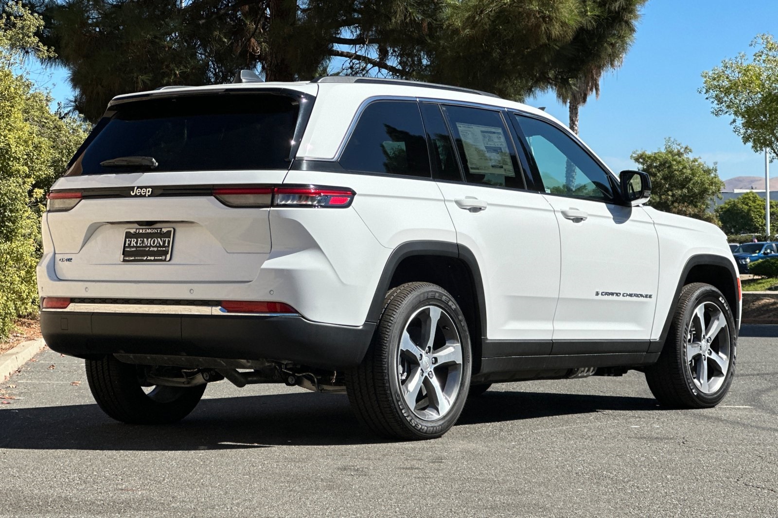 2024 Jeep Grand Cherokee 4xe photo 3