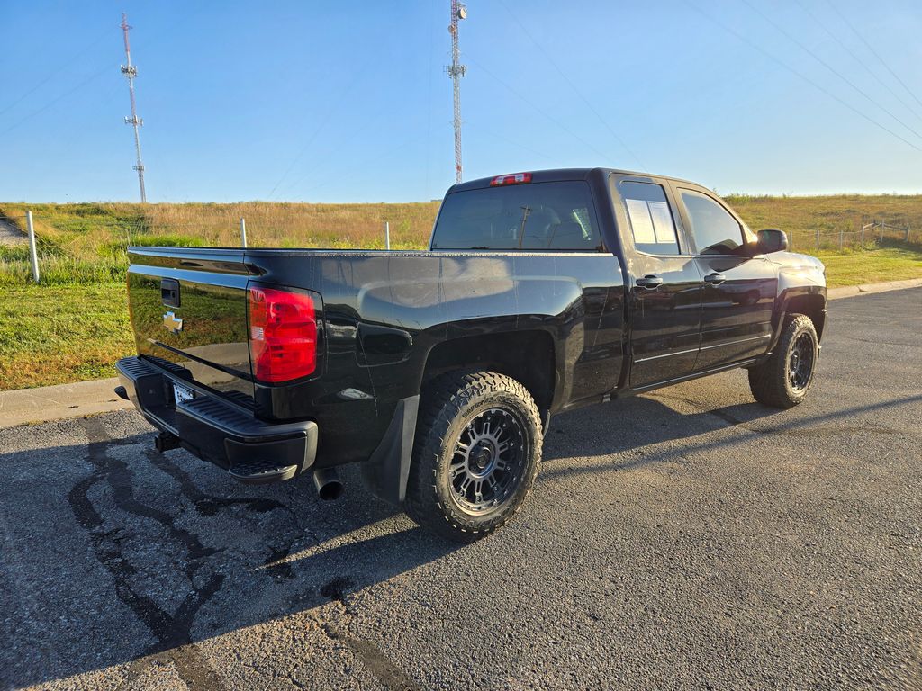 2016 Chevrolet Silverado 1500 LT photo 3