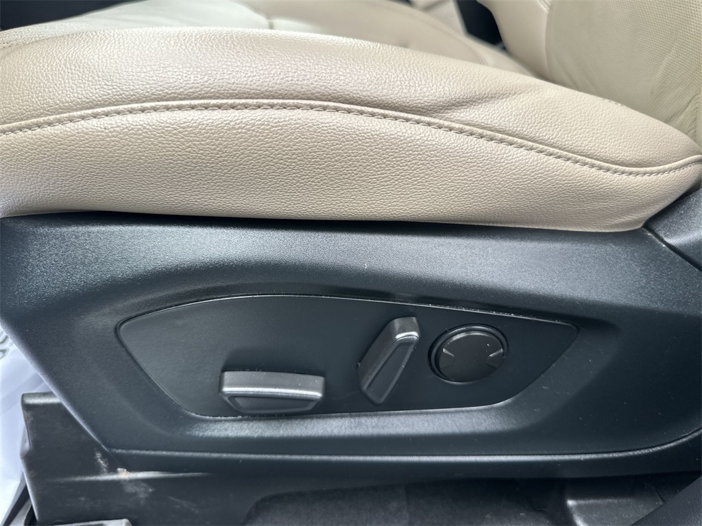 2022 Ford Explorer Limited photo 12
