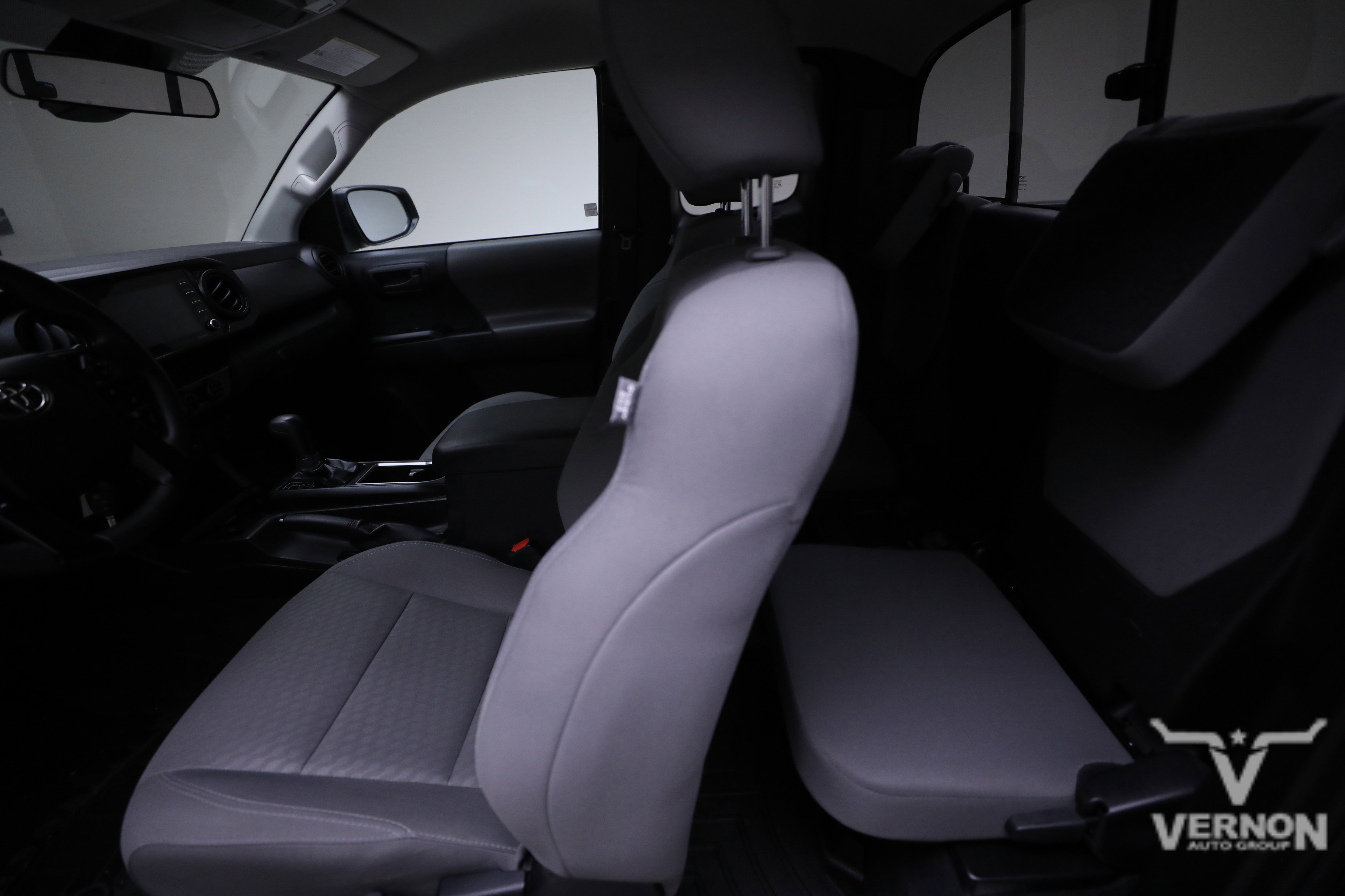 2020 Toyota Tacoma SR5 photo 3