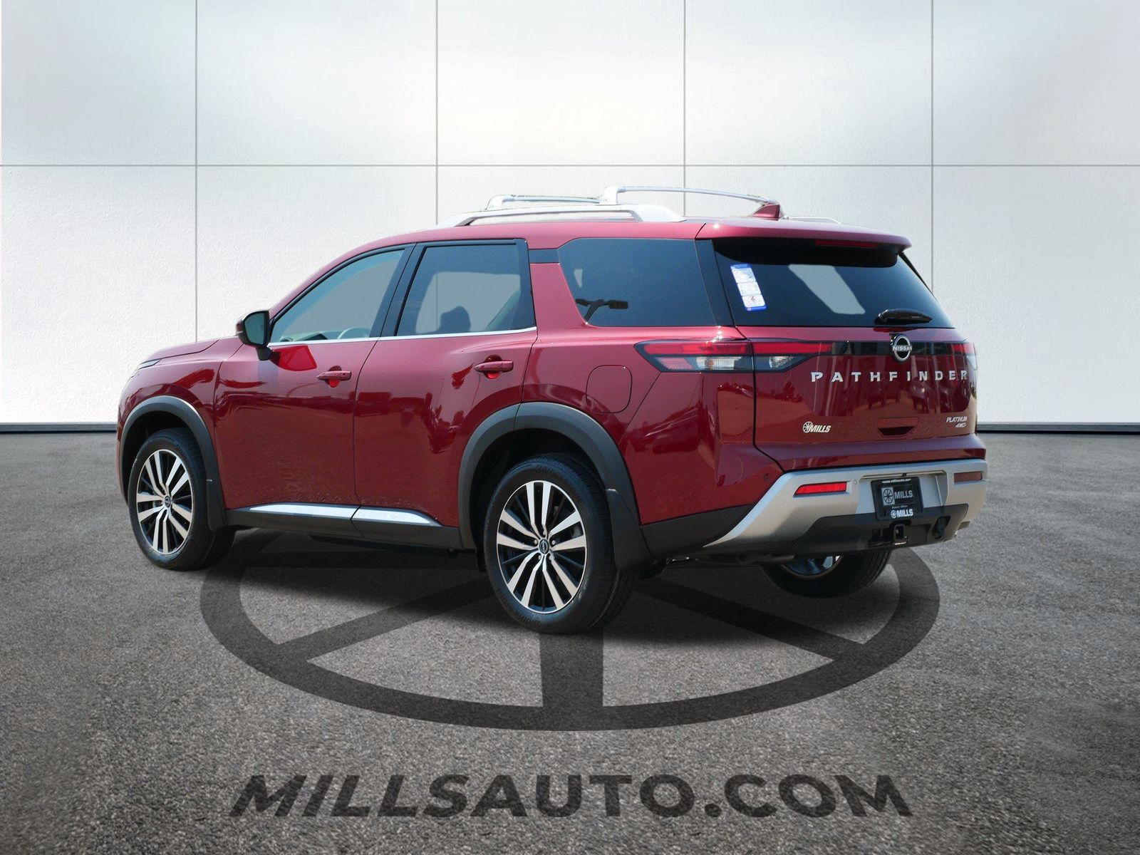 2025 Nissan Pathfinder Platinum photo 3