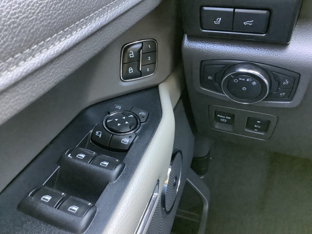 2018 Ford Expedition Limited photo 22