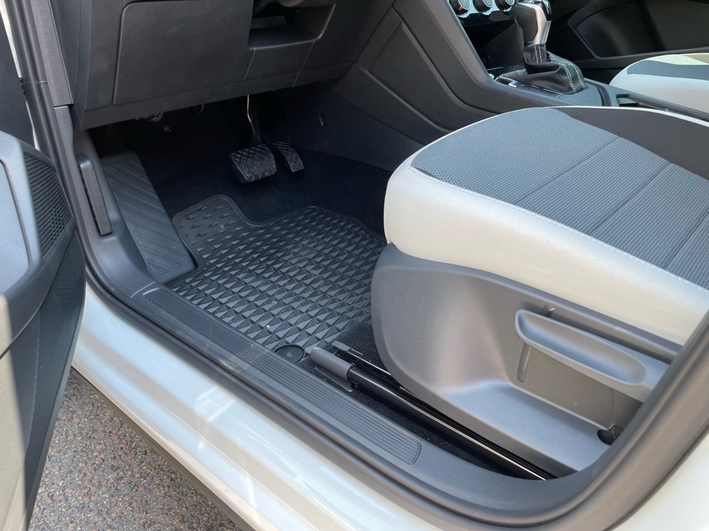 2025 Volkswagen Taos S photo 14