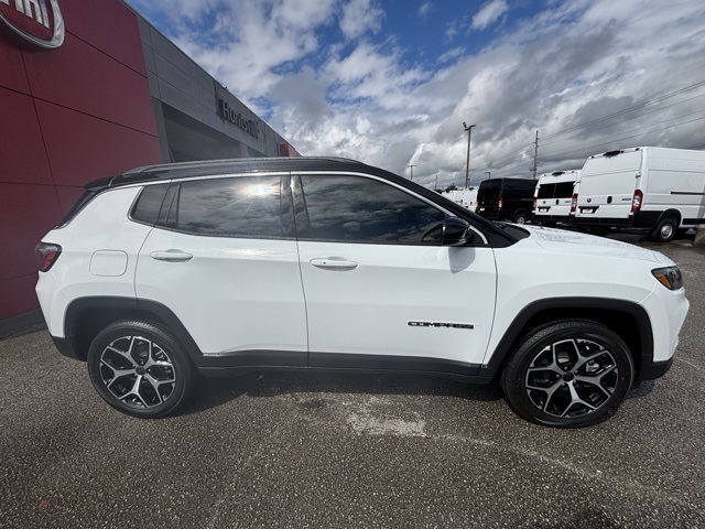 2026 Jeep Compass Limited photo 4