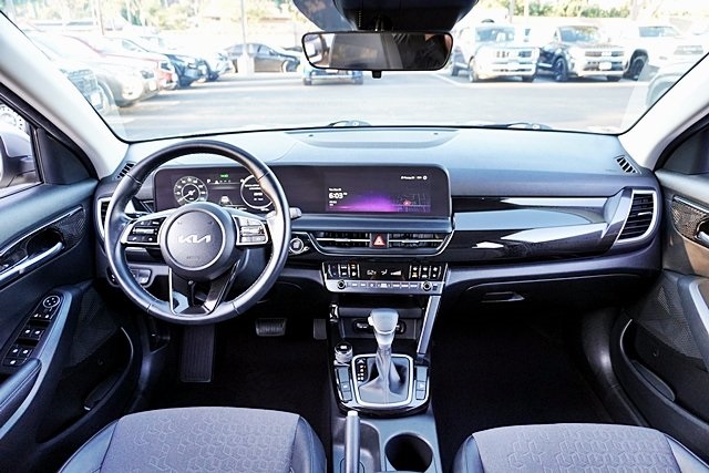 2024 Kia Seltos S photo 16