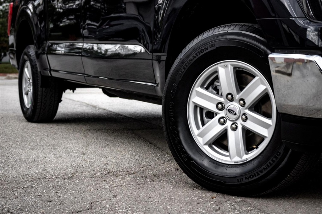 2023 Ford F-150 XLT photo 2