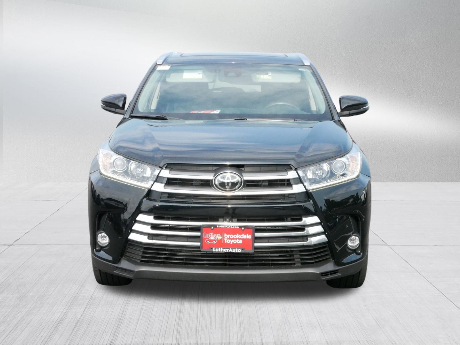 Certified 2019 Toyota Highlander Limited Platinum with VIN 5TDDZRFH9KS929841 for sale in Brooklyn Center, Minnesota