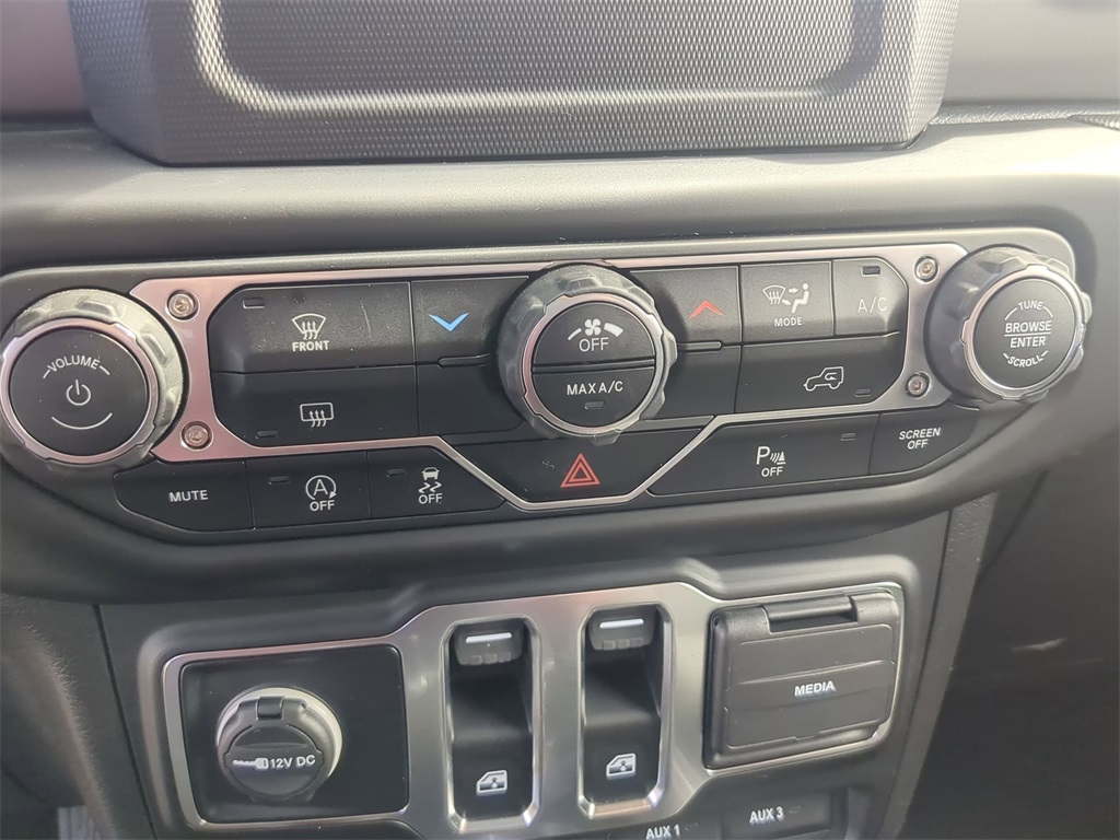 2022 Jeep Wrangler Sport S photo 20