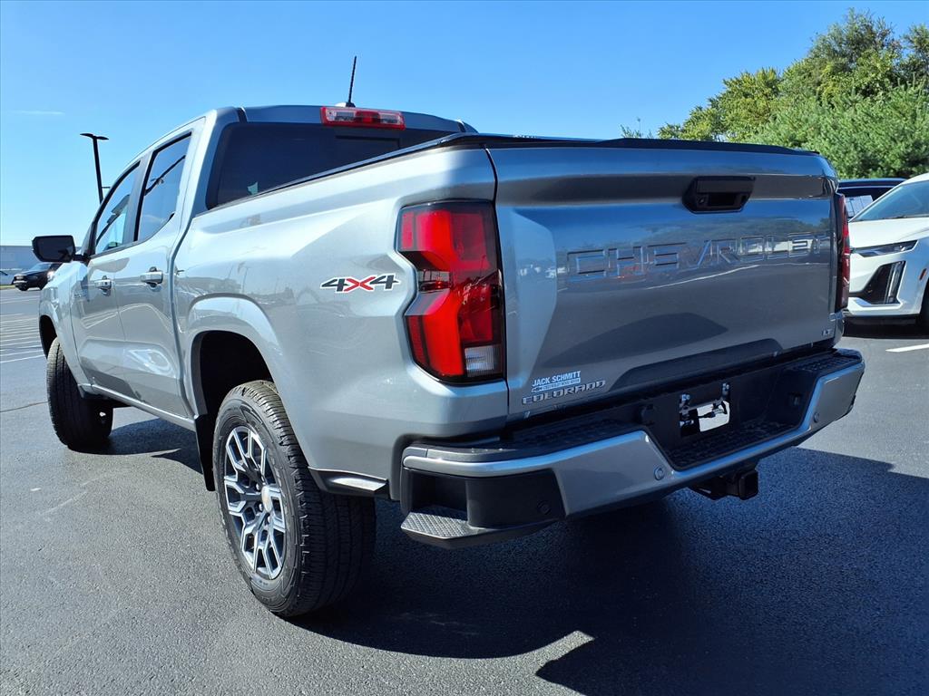 2024 Chevrolet Colorado LT photo 24