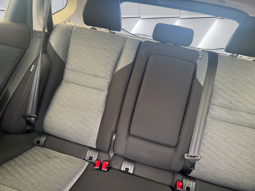2023 Nissan Rogue SV photo 17