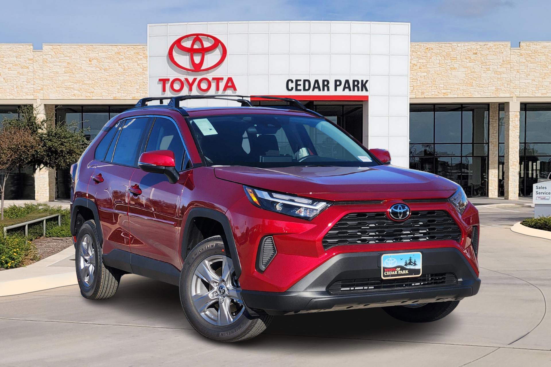 2025 Toyota RAV4 XLE's photo