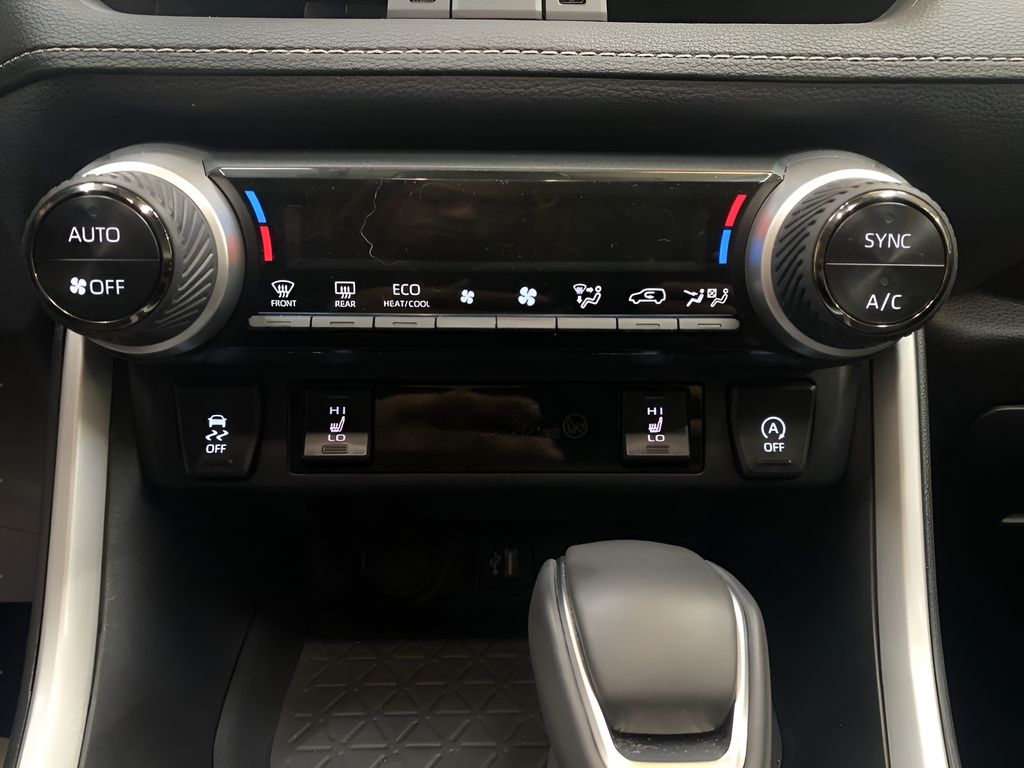 2024 Toyota RAV4 XLE Premium photo 23