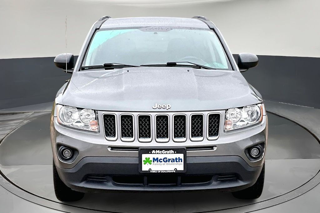 Used 2013 Jeep Compass Latitude with VIN 1C4NJDEB5DD158286 for sale in Dubuque, IA