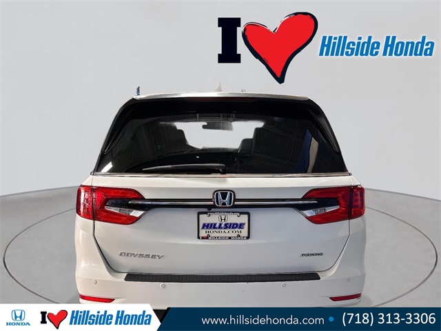 2023 Honda Odyssey Touring photo 4