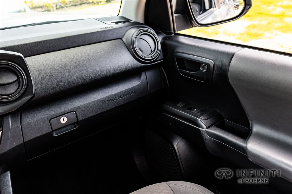 2021 Toyota Tacoma SR5 photo 26