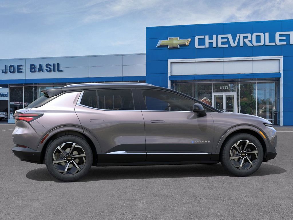 2025 Chevrolet Equinox EV 1LT photo 3