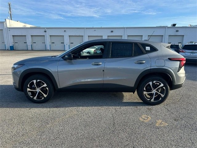 2026 Chevrolet Trax photo 2