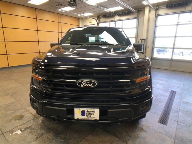 2025 Ford F-150 XLT photo 3