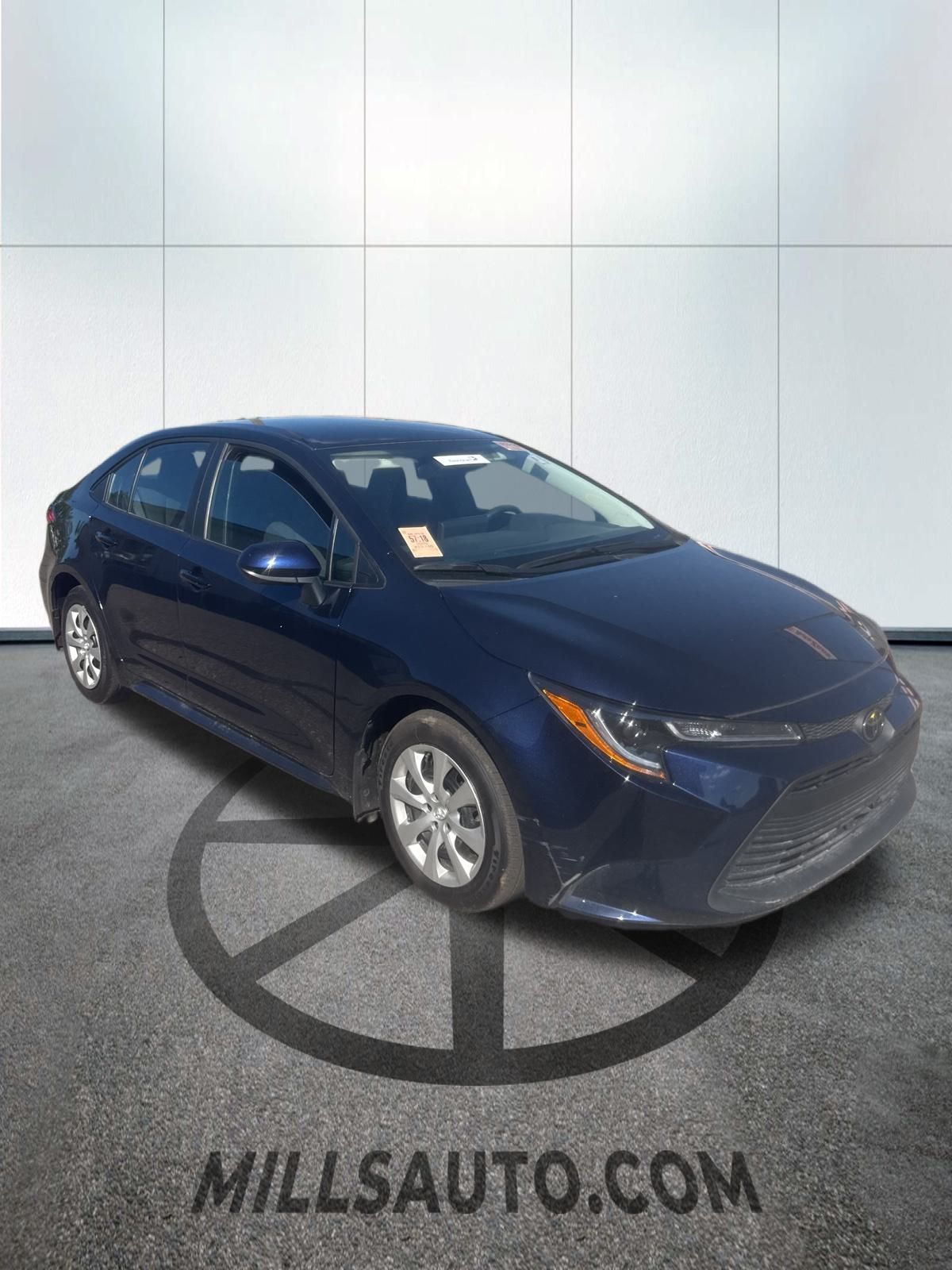2025 Toyota Corolla LE photo 3