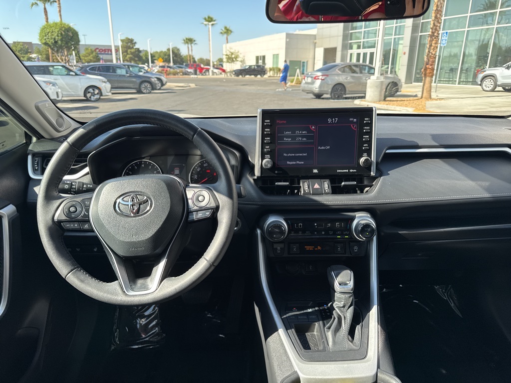 2022 Toyota RAV4 XLE Premium photo 18