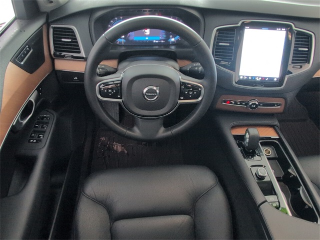 2024 Volvo XC90 Plus photo 8