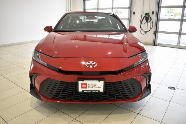 2025 Toyota Camry SE photo 3