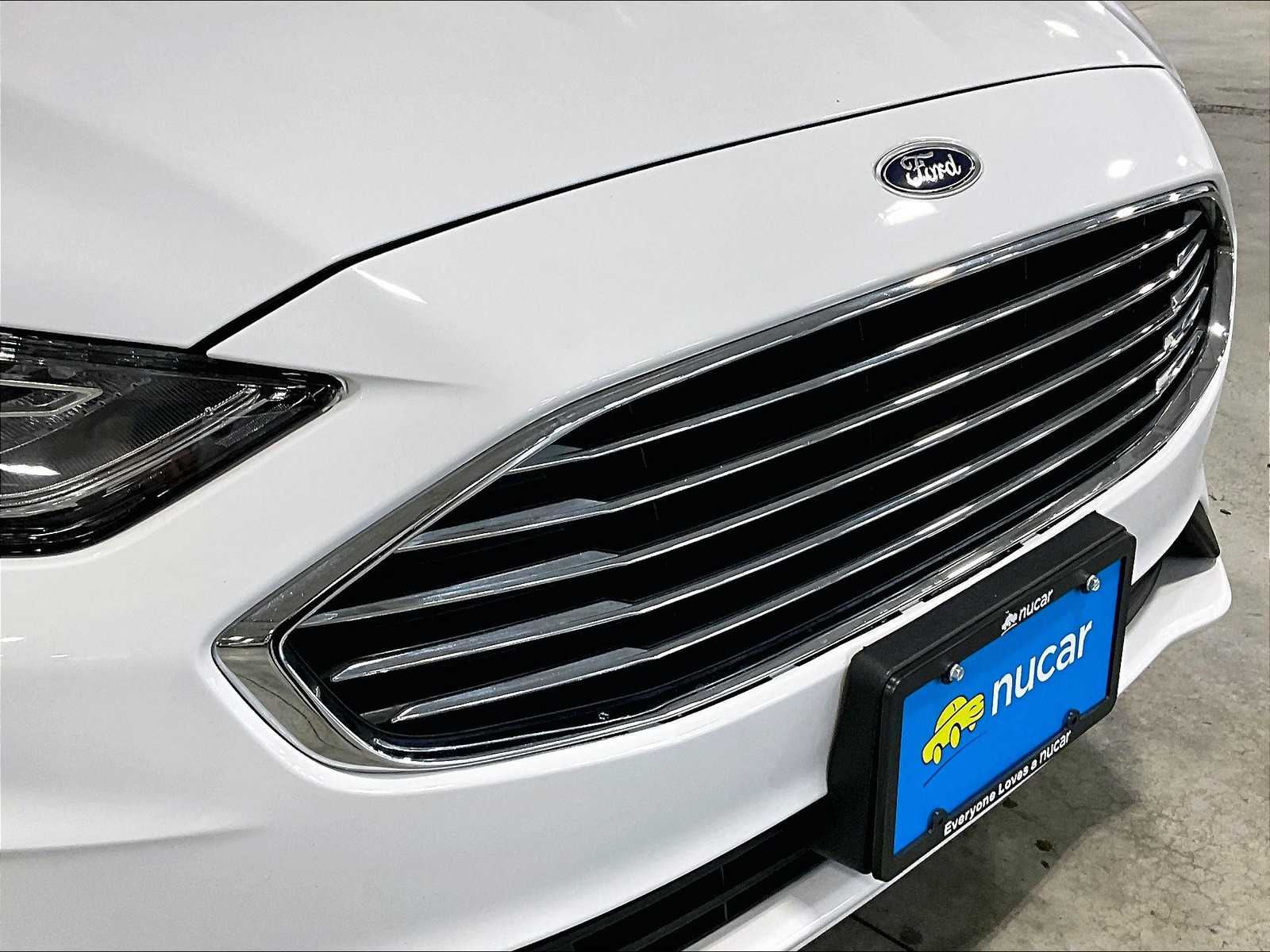 2019 Ford Fusion SE photo 31