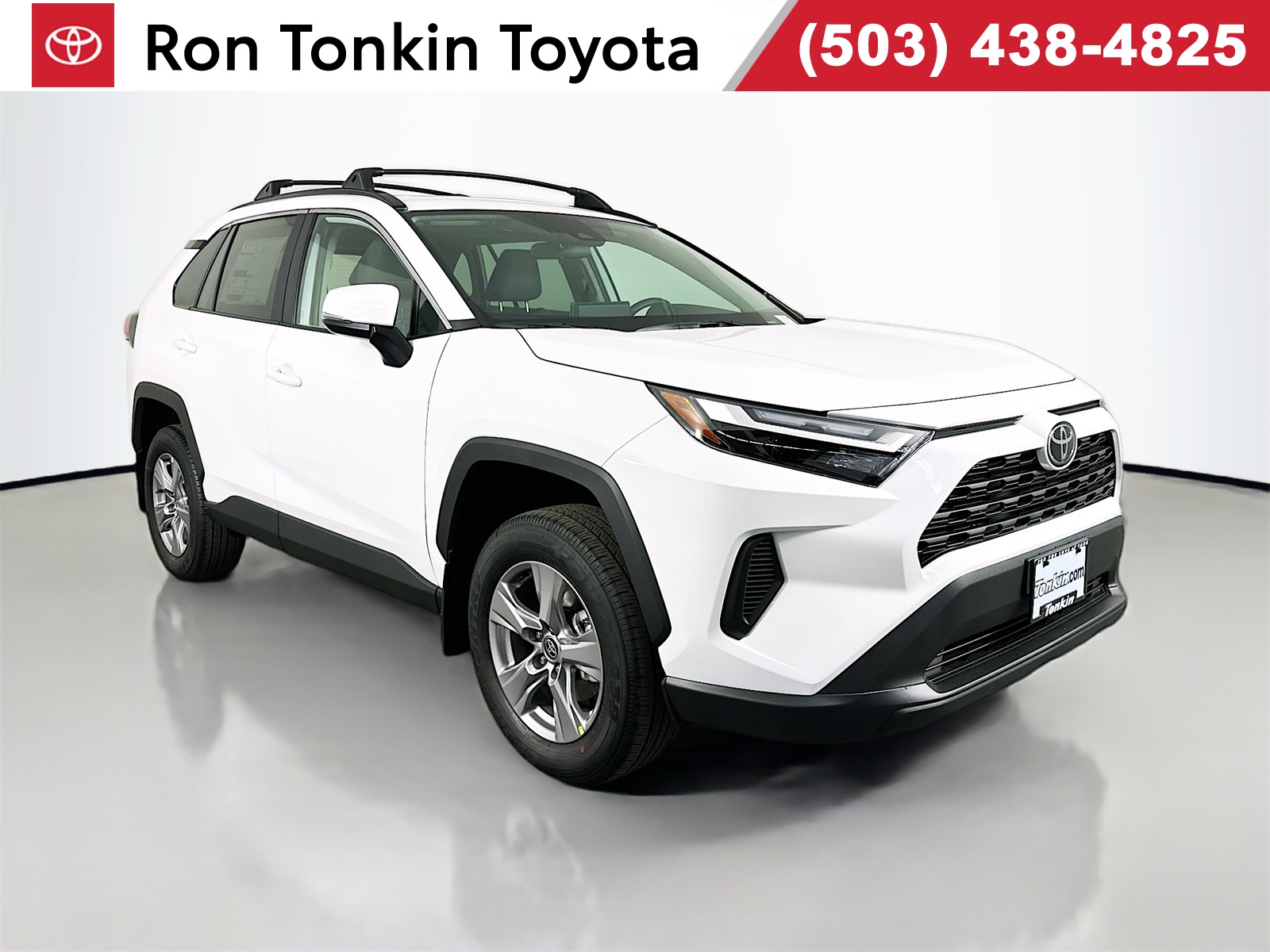 2025 Toyota RAV4 XLE's photo