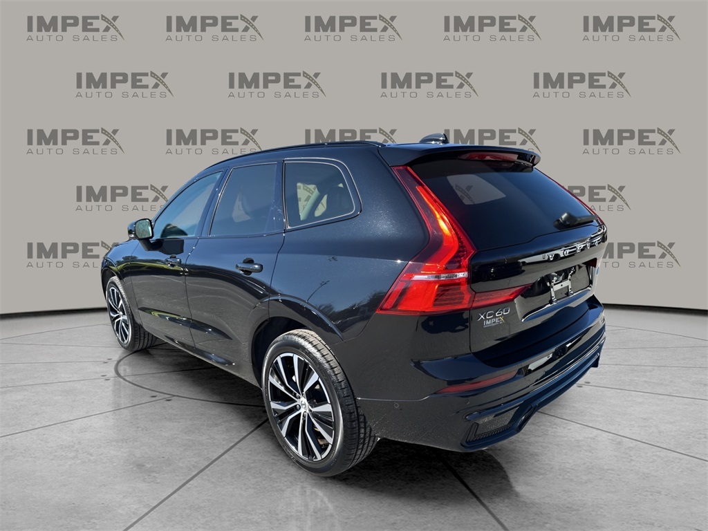 2025 Volvo XC60 B5 Plus photo 3