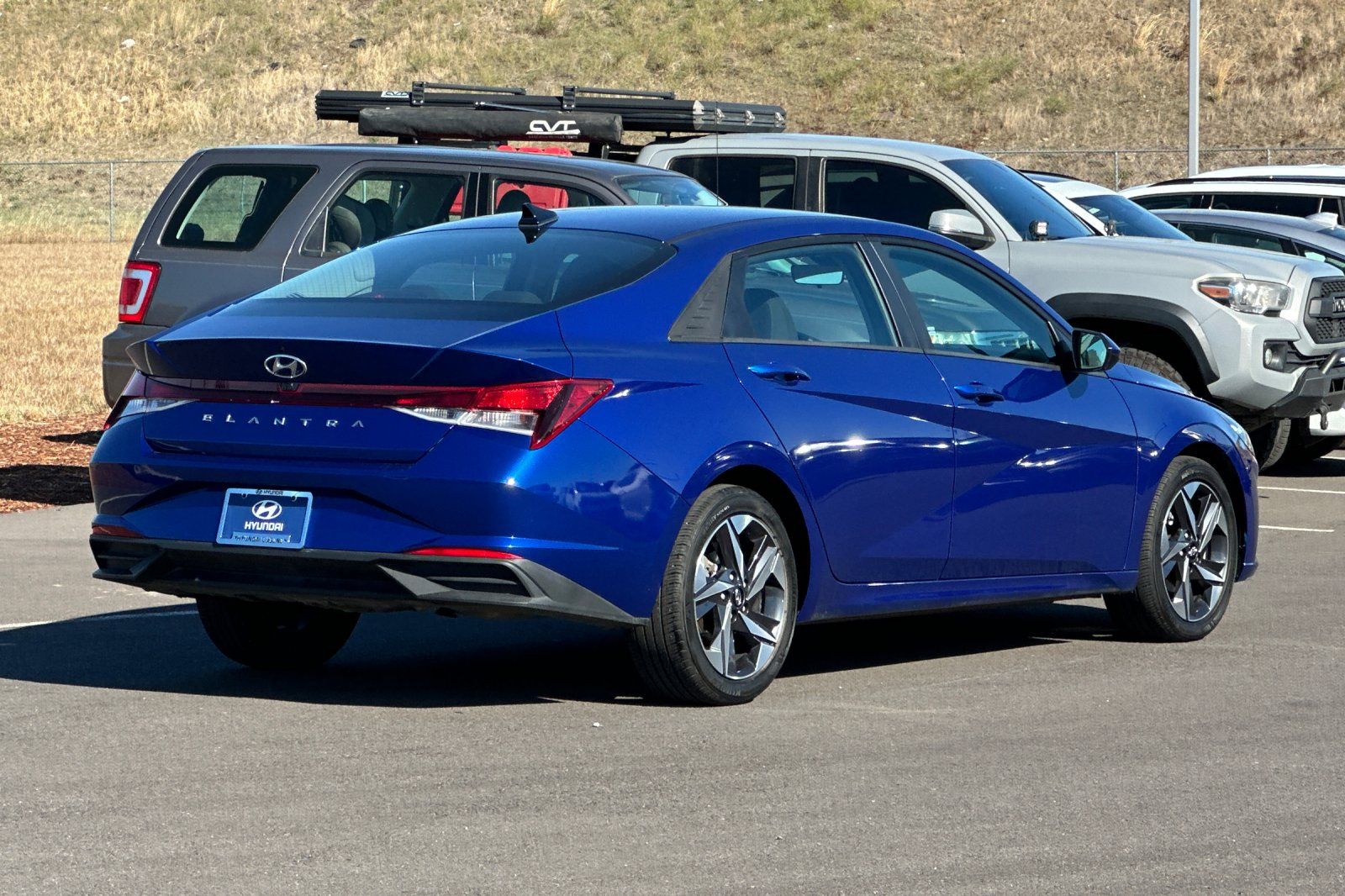 2023 Hyundai Elantra SEL Convenience photo 3