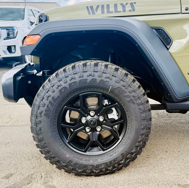 2025 Jeep Wrangler Willys photo 7