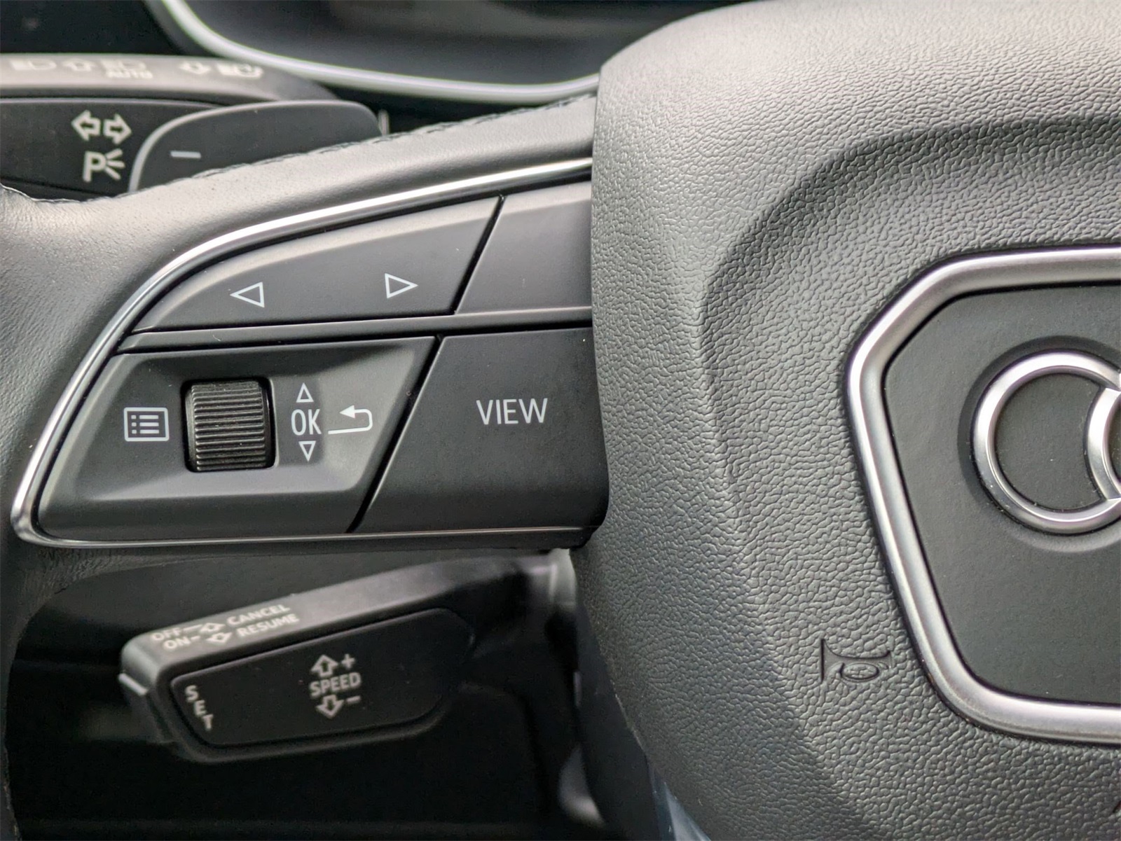 2023 Audi Q3 S line Premium photo 4