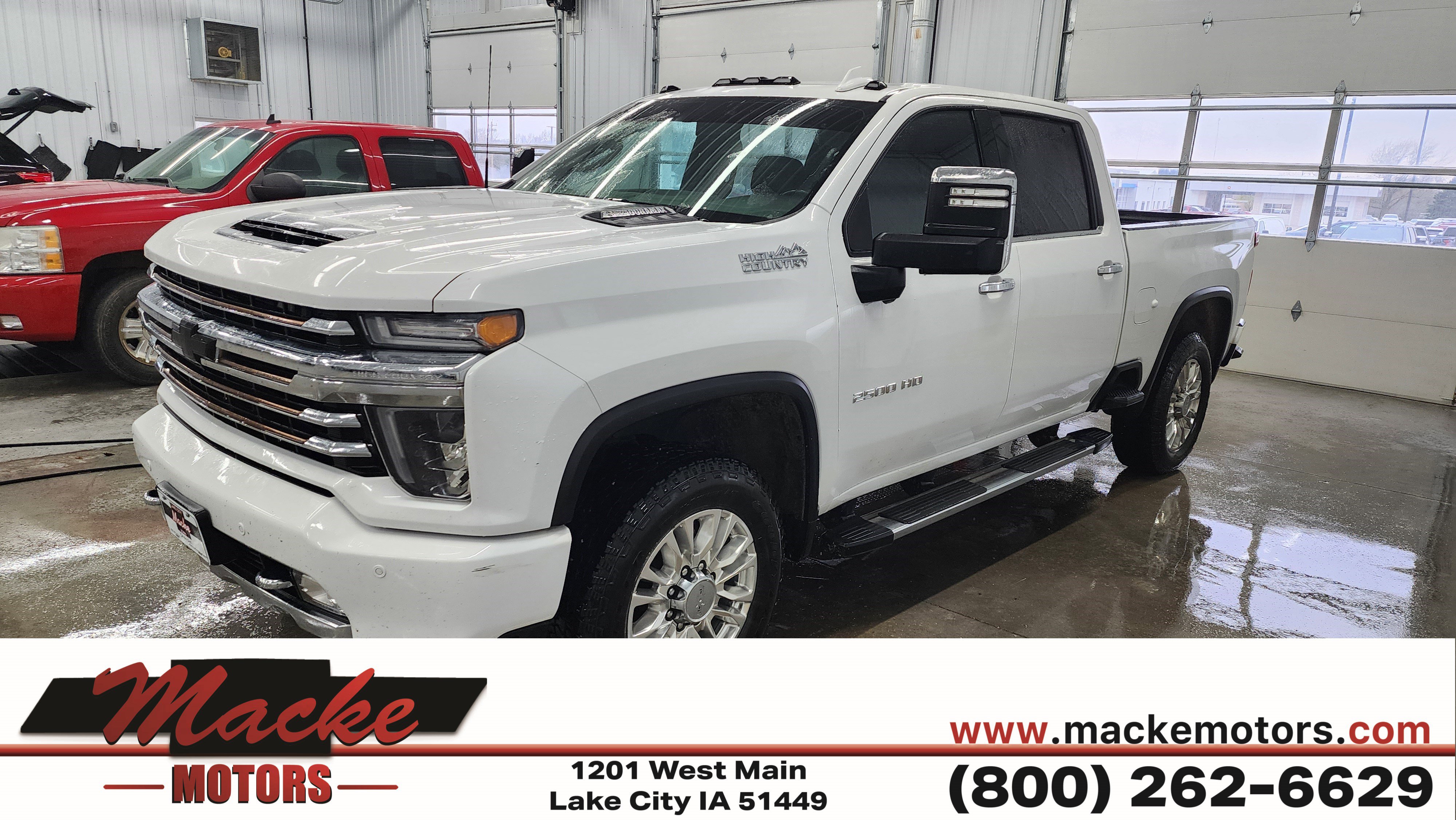 Used 2022 Summit White Chevrolet High Country image 1
